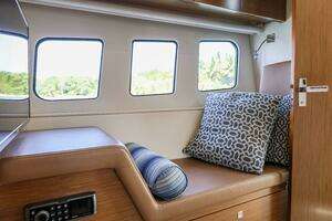 2014 Cruisers Yachts 45 Cantius thumbnail 56