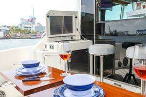 2014 Cruisers Yachts 45 Cantius thumbnail 24
