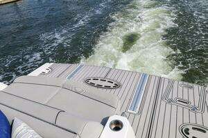 2014 Cruisers Yachts 45 Cantius thumbnail 11