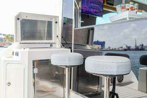 2014 Cruisers Yachts 45 Cantius thumbnail 27