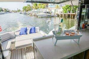 2014 Cruisers Yachts 45 Cantius thumbnail 33