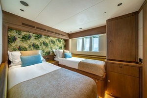 2013 Oyster Yachts Oyster 885 thumbnail 38