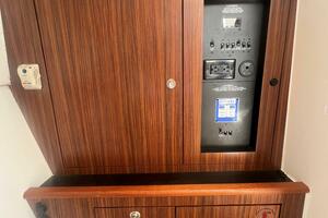 Pursuit 32 DC - 