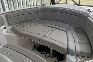 32ft Pursuit Yacht For Sale