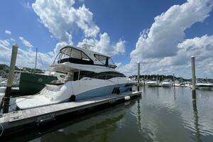2017 Sea Ray L59 Fly thumbnail 2