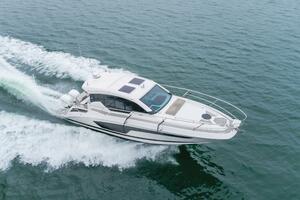 JESSIE S GIRL 35ft Four Winns Yacht For Sale