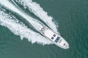 JESSIE S GIRL 35ft Four Winns Yacht For Sale