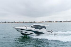 JESSIE S GIRL 35ft Four Winns Yacht For Sale