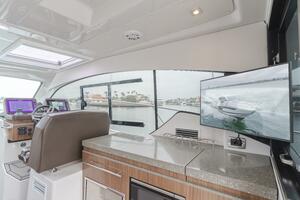 JESSIE S GIRL 35ft Four Winns Yacht For Sale