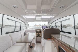 JESSIE S GIRL 35ft Four Winns Yacht For Sale
