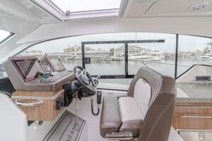 JESSIE S GIRL 35ft Four Winns Yacht For Sale