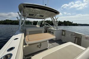 32ft Boston Whaler Yacht For Sale