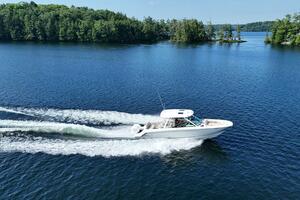 32ft Boston Whaler Yacht For Sale