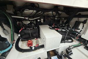 32ft Boston Whaler Yacht For Sale