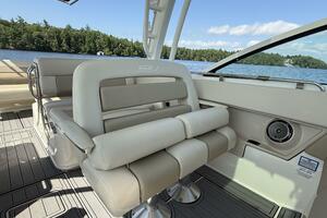 32ft Boston Whaler Yacht For Sale