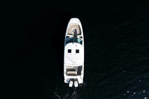 32ft Boston Whaler Yacht For Sale