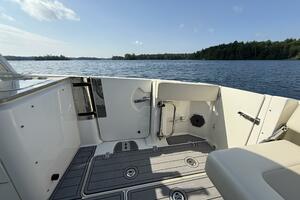 32ft Boston Whaler Yacht For Sale