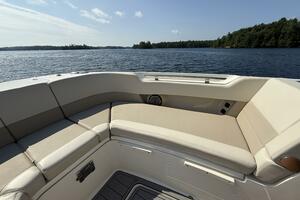 32ft Boston Whaler Yacht For Sale