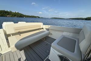 32ft Boston Whaler Yacht For Sale