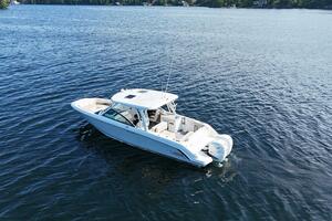 32ft Boston Whaler Yacht For Sale