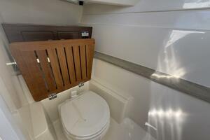 32ft Boston Whaler Yacht For Sale