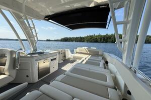 32ft Boston Whaler Yacht For Sale