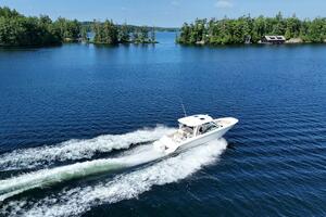 32ft Boston Whaler Yacht For Sale