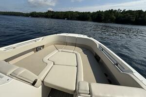 32ft Boston Whaler Yacht For Sale