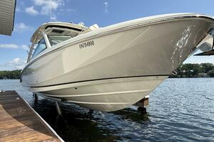 32ft Boston Whaler Yacht For Sale