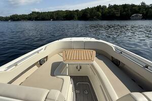 32ft Boston Whaler Yacht For Sale