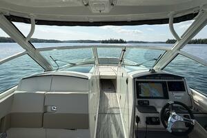 32ft Boston Whaler Yacht For Sale