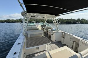 32ft Boston Whaler Yacht For Sale