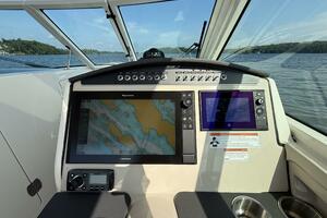 32ft Boston Whaler Yacht For Sale