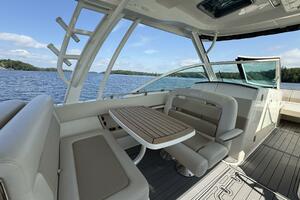 32ft Boston Whaler Yacht For Sale