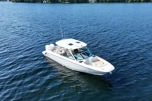 32ft Boston Whaler Yacht For Sale