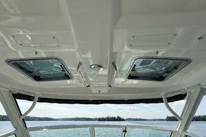 32ft Boston Whaler Yacht For Sale