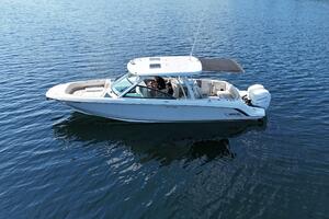 32ft Boston Whaler Yacht For Sale