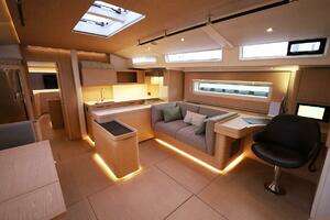 2023 Beneteau Oceanis 60 thumbnail 25