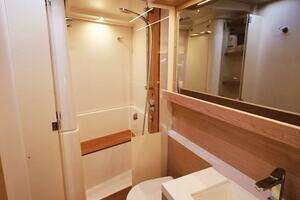 2023 Beneteau Oceanis 60 thumbnail 33