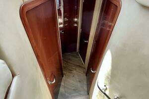 2002 Sea Ray 560 Sedan Cruiser thumbnail 32