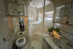 2002 Sea Ray 560 Sedan Cruiser thumbnail 37