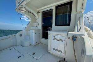 2007 Silverton 38 Convertible thumbnail 14