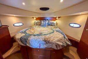 2007 Silverton 38 Convertible thumbnail 25