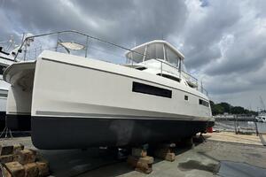 2018 Leopard Power Cat Exterior Port Side