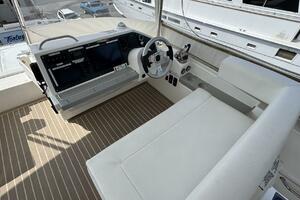 2018 Leopard Power Cat Flybridge Helm