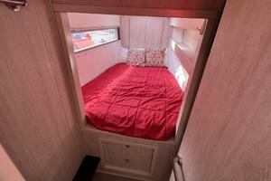 2018 Leopard Power Cat Port Side Forward Stateroom