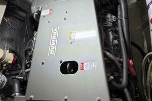 2018 Leopard Power Cat Engine Room