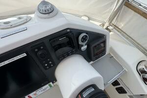 2018 Leopard Power Cat Flybridge Helm Controls