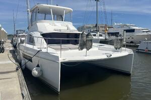 2018 Leopard Power Cat Exterior Bow