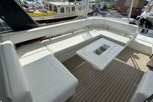 2018 Leopard Power Cat Flybridge Settee Port